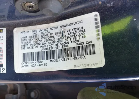 2004 Toyota Corolla S z USA, uszkodzony, nr VIN 1NXBR32E04Z318381